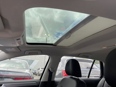 Used 2018 Volkswagen Golf SE FWD image 10