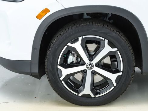 New 2026 Volkswagen Tiguan SE image 5