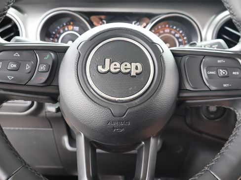 Used 2022 Jeep Wrangler Sport AWD/4WD image 19