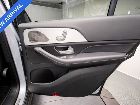 Used 2025 Mercedes-Benz GLS 450 4MATIC image 33
