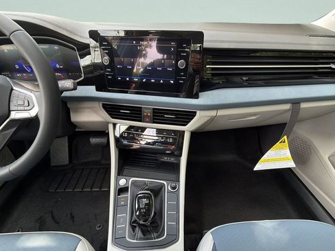 New 2026 Volkswagen Jetta SE FWD image 18