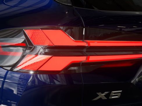 New 2026 BMW X5 sDrive40i w/ Executive Package image 8