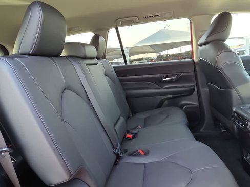 Used 2024 Toyota Grand Highlander Limited image 17