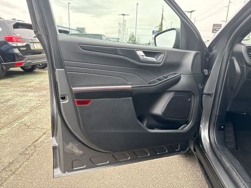 Used 2025 Ford Escape ST-Line image 17