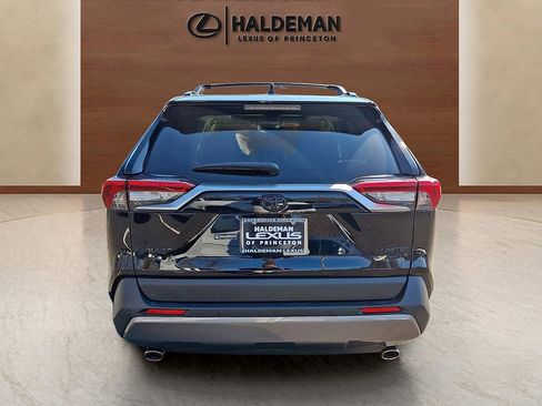 Used 2021 Toyota RAV4 Limited image 6