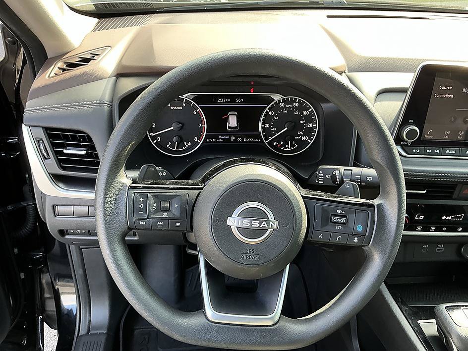 Certified 2023 Nissan Rogue SV FWD image 14