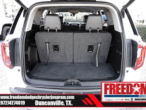 Used 2023 GMC Acadia SLT AWD/4WD image 46