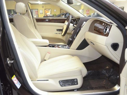 Used 2015 Bentley Flying Spur V8 image 22