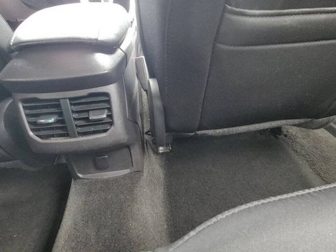 Used 2015 Ford Fusion SE FWD image 17