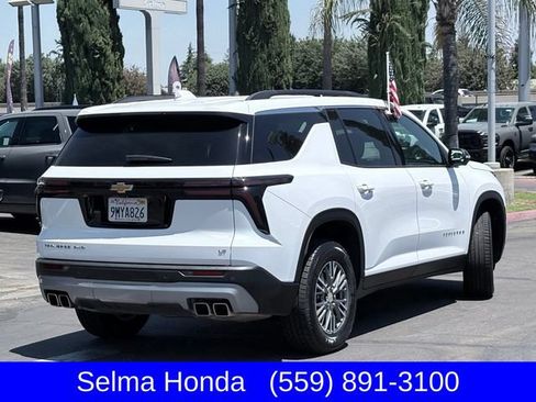 Used 2024 Chevrolet Traverse LT AWD/4WD image 5