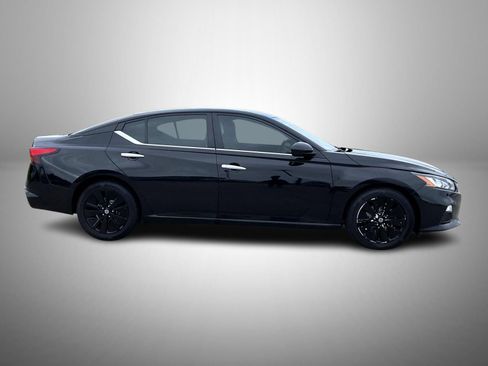 Used 2022 Nissan Altima 2.5 SV FWD image 4