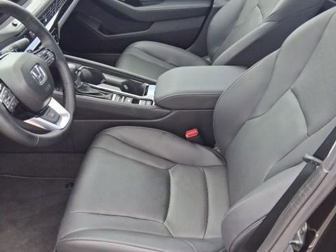 Used 2025 Honda Accord Touring image 10