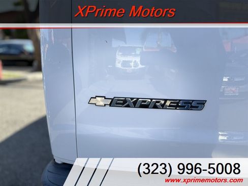 Used 2019 Chevrolet Express 2500 w/ Driver Convenience Package RWD image 10