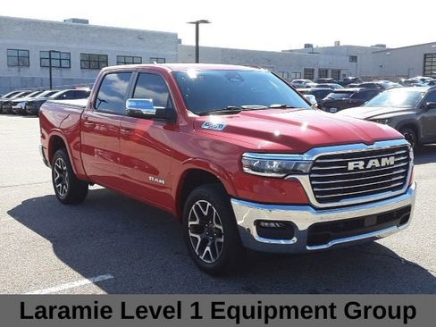 Used 2025 RAM 1500 Laramie AWD/4WD image 13