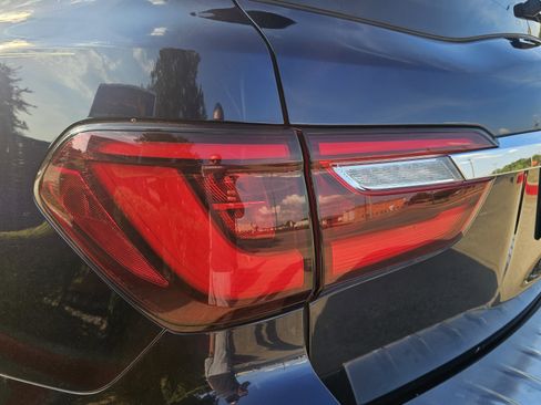 Used 2019 INFINITI QX80 Luxe w/ 22" Wheel Package image 10