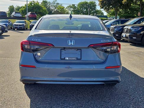 Certified 2024 Honda Civic Touring image 5