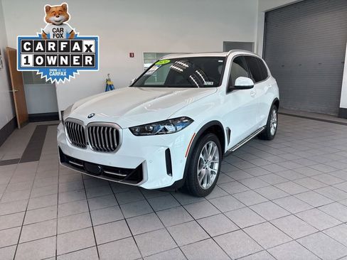Used 2024 BMW X5 xDrive40i w/ Premium Package AWD/4WD image 2