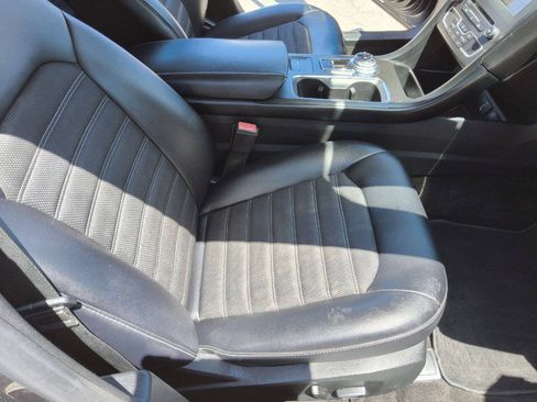 Used 2018 Ford Fusion SE w/ Equipment Group 201A FWD image 29