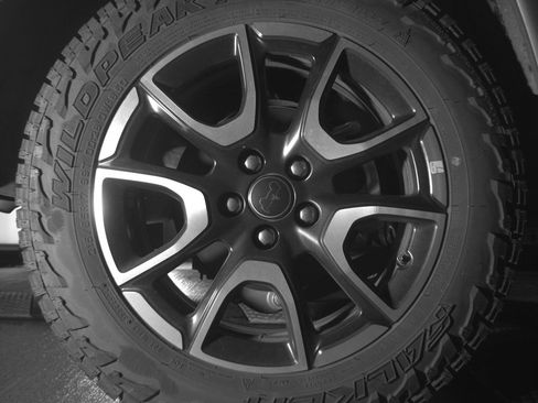 Used 2025 Jeep Compass Trailhawk image 15