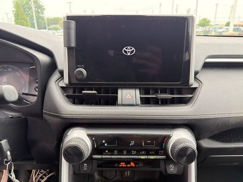 Used 2024 Toyota RAV4 LE AWD/4WD image 25