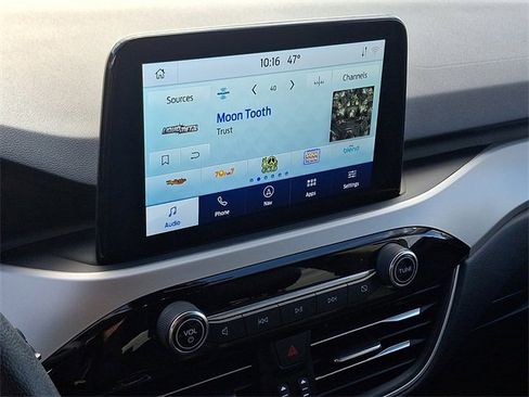 Used 2020 Ford Escape SEL image 17