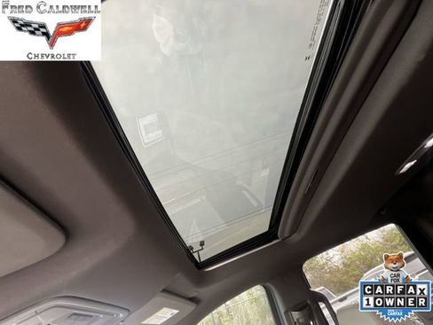 Used 2024 GMC Sierra 2500 SLT w/ SLT Premium Package image 18