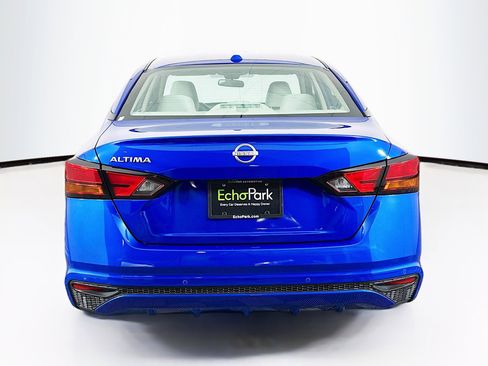 Used 2025 Nissan Altima 2.5 SV image 7