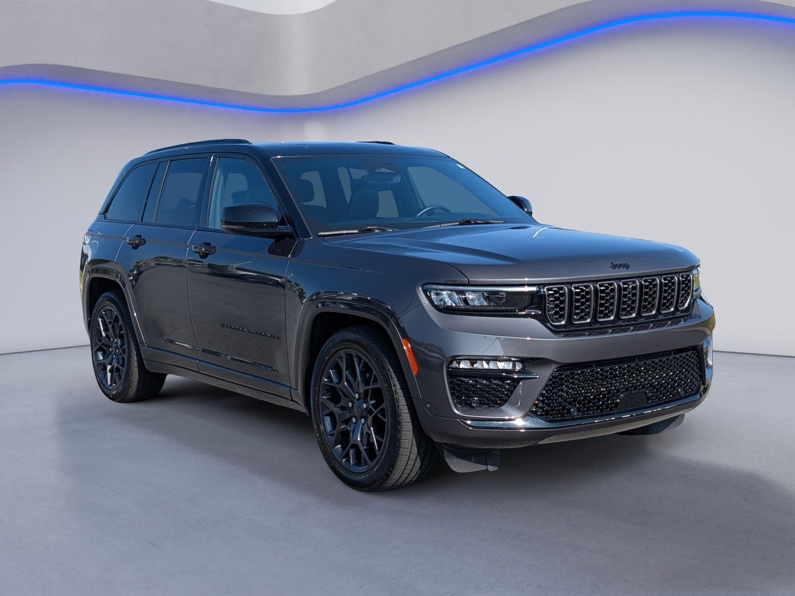 Used 2025 Jeep Grand Cherokee Summit w/ Obsidian Package AWD/4WD image 5