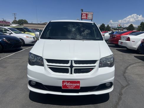 Used 2019 Dodge Grand Caravan GT w/ Safety Sphere Group FWD image 3