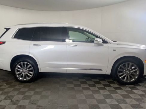 New 2025 Cadillac XT6 Premium Luxury image 2