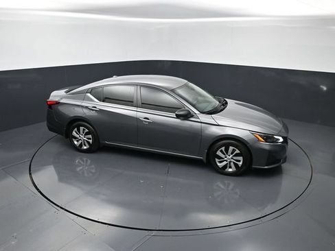 Used 2025 Nissan Altima 2.5 S FWD image 25