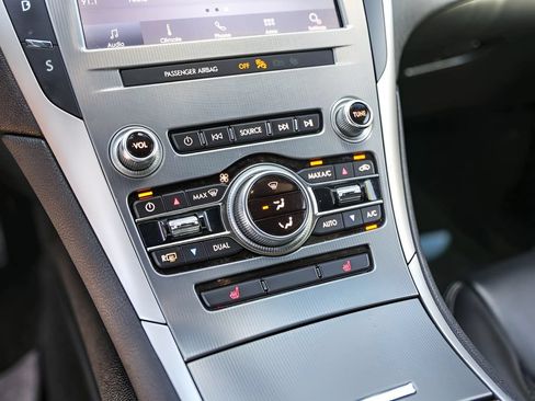 Used 2020 Lincoln MKZ FWD image 18