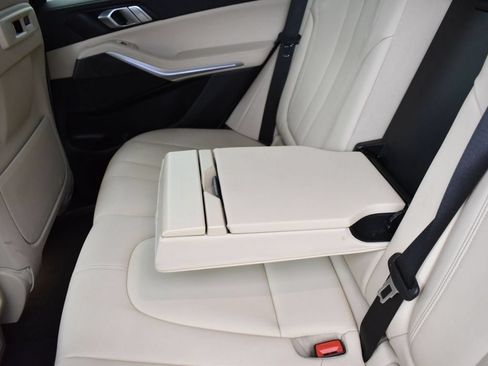 Used 2022 BMW X5 sDrive40i w/ Premium Package RWD image 25