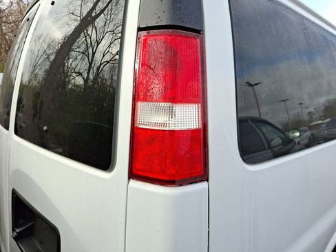 Used 2020 Chevrolet Express 3500 LT w/ LT Preferred Equipment Group image 8
