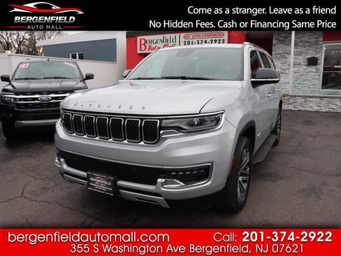 Used 2024 Jeep Wagoneer Series II image 1