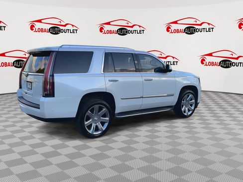 Used 2017 Cadillac Escalade Luxury AWD/4WD image 8