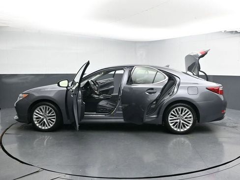 Used 2014 Lexus ES 350 w/ Luxury Package image 40