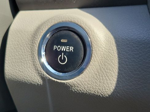 Used 2009 Toyota Camry Hybrid FWD image 25