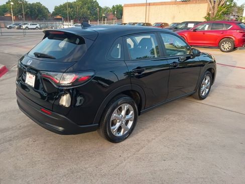 Used 2025 Honda HR-V LX image 9