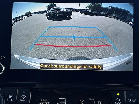 Used 2024 Toyota Highlander XLE FWD image 26