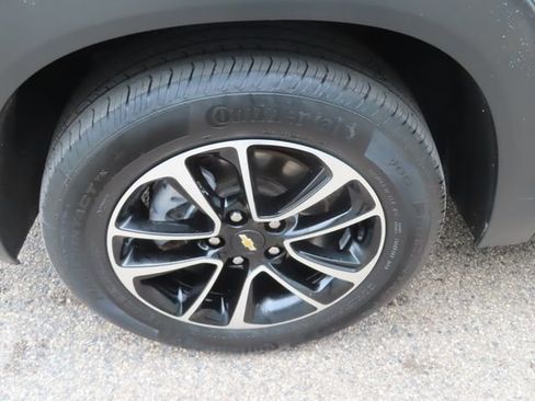 Used 2025 Chevrolet TrailBlazer LT AWD/4WD image 14