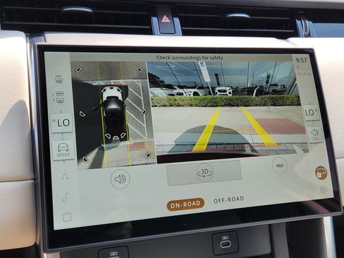 Certified 2025 Land Rover Discovery Sport S image 23