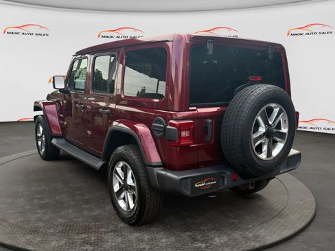 Used 2021 Jeep Wrangler Unlimited Sahara AWD/4WD image 8