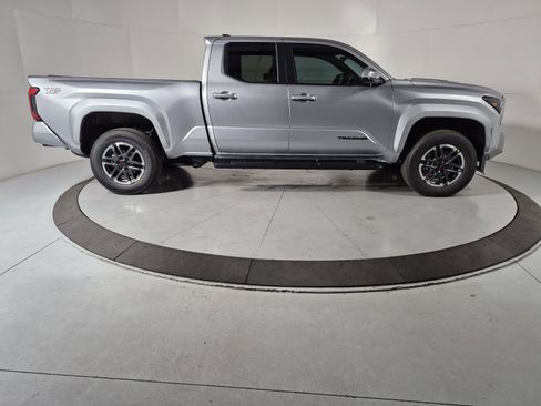 New 2026 Toyota Tacoma SR5 image 8