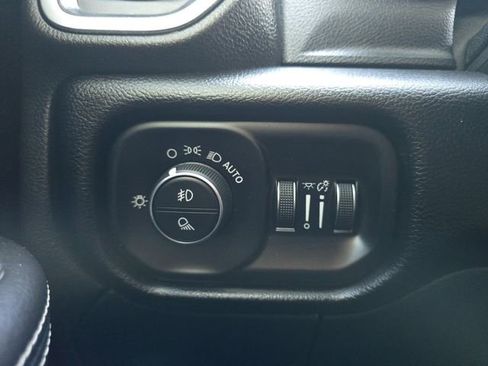 Used 2024 RAM 2500 Laramie AWD/4WD image 10