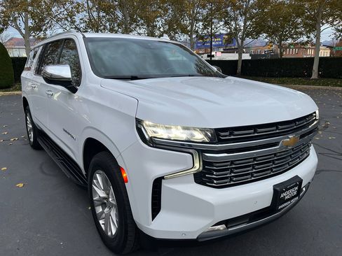 Used 2023 Chevrolet Suburban Premier image 5