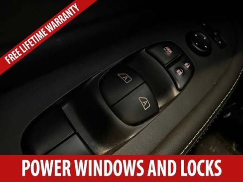Used 2023 Nissan Murano SV w/ SV Midnight Edition Package FWD image 9