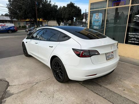 Used 2021 Tesla Model 3 Standard Range Plus RWD image 9