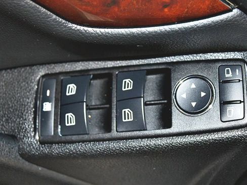 Used 2010 Mercedes-Benz C 300 C 300 Sport Sedan 4D image 8