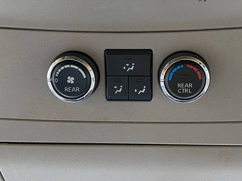 Used 2013 Nissan Armada SV AWD/4WD image 34